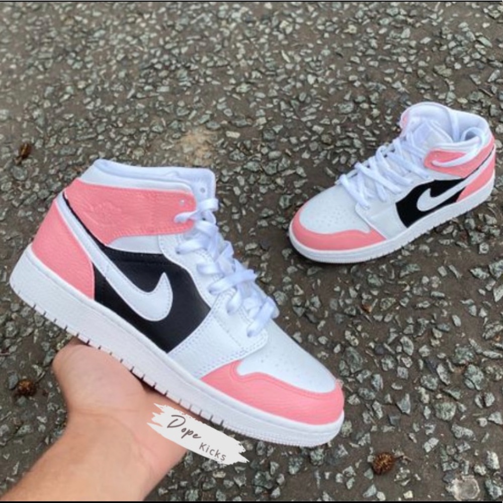 💗Custom Pink & Black Air Jordan 1 Mids🖤